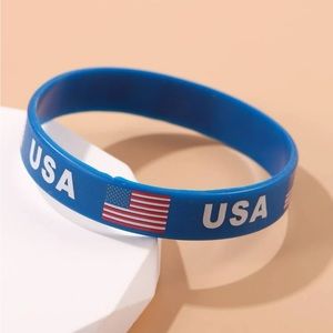 NWT USA rubber bracelet American Flag